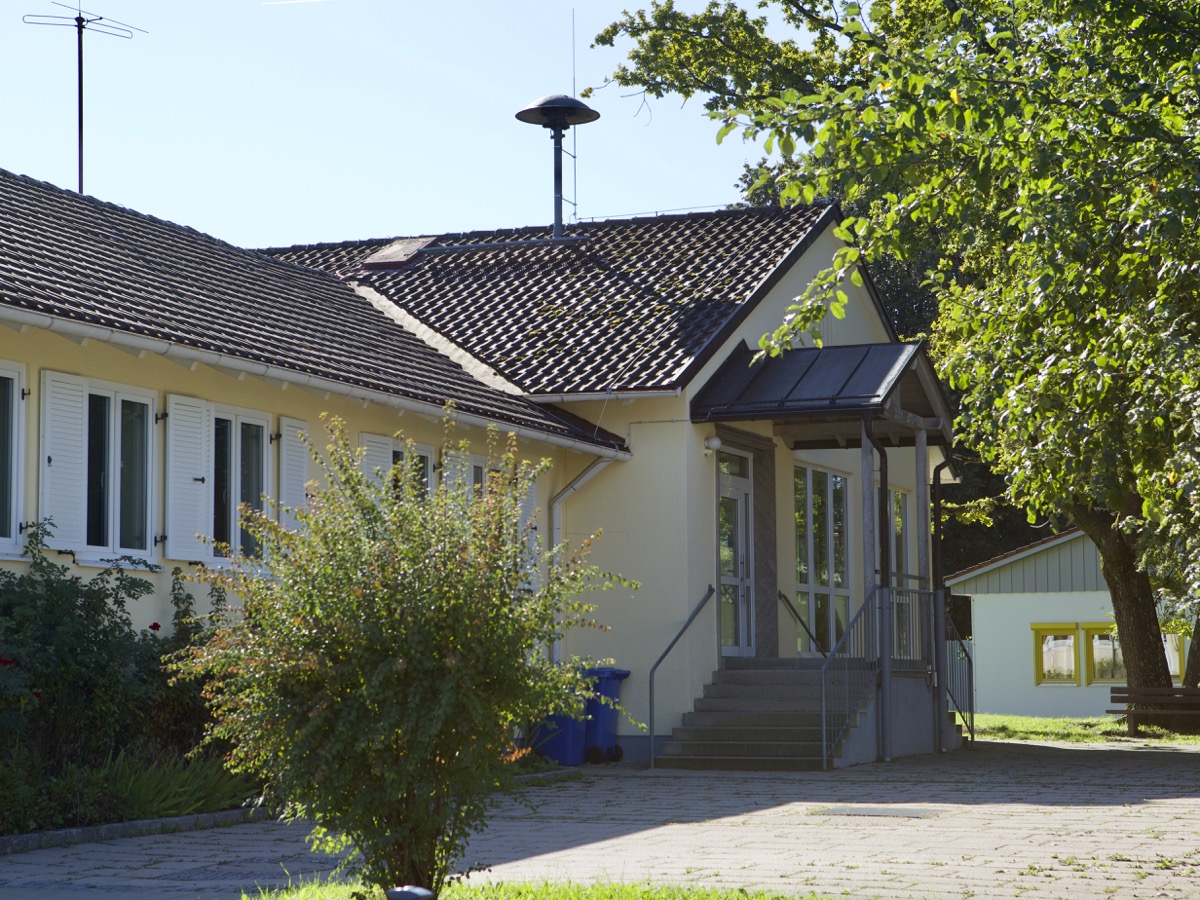 Eltern, Lehrkräfte und Schulträger engagieren sich gemeinsam für die Schule.​